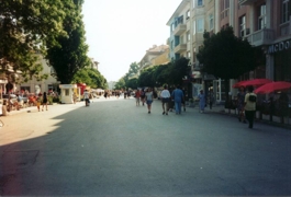 DSCvarna_street.jpg